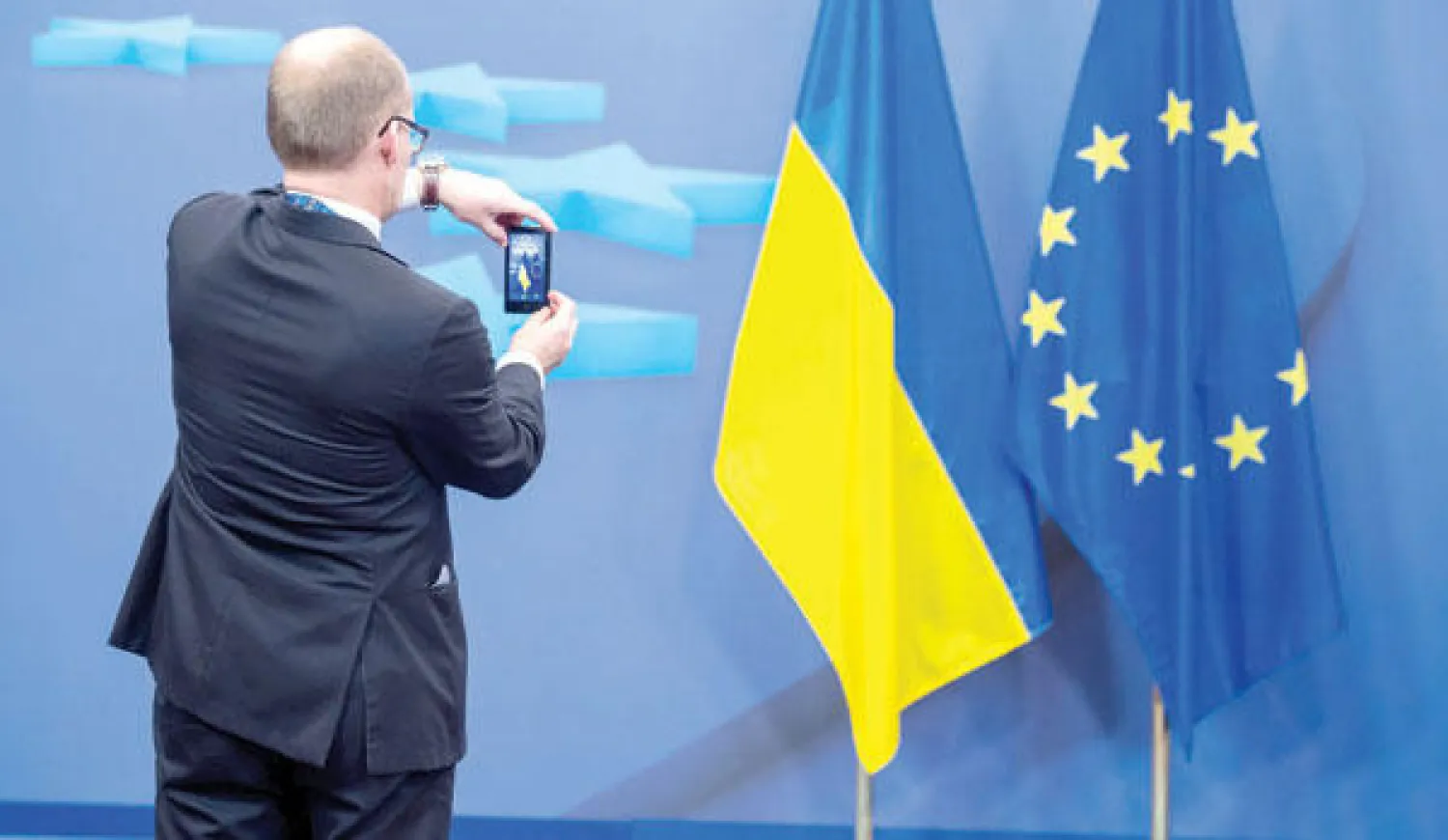 المفوضية الأوروبية ستبحث مع كييف وموسكو إمكانية استئناف مفاوضات الغاز