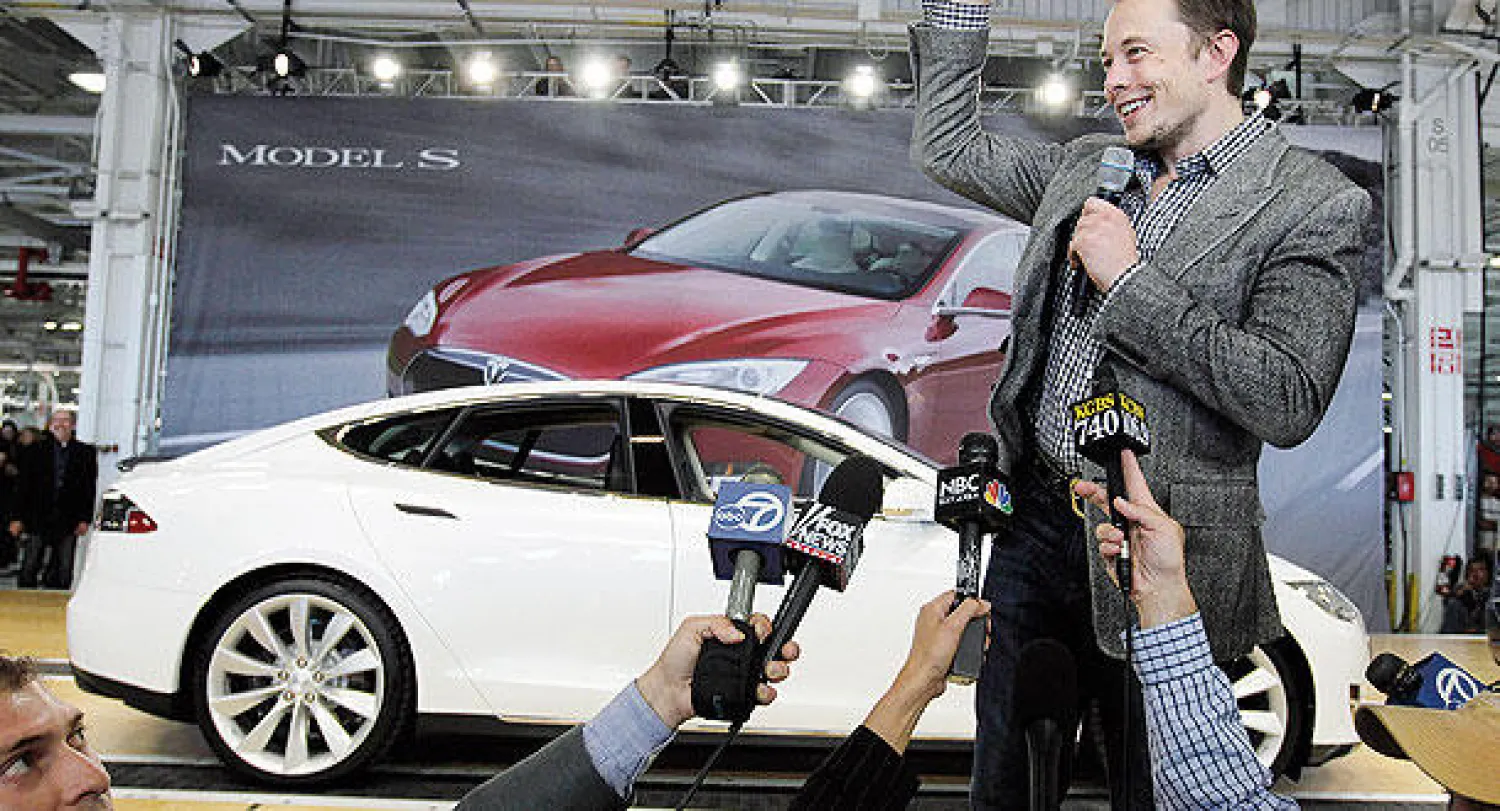 رئيس «تسلا» يتبنى سياسة التكنولوجيا المفتوحة للسيارة الكهربائية ويجتذب نيسان وبي إم دبليو إلى تعاون مشترك على تطويرها