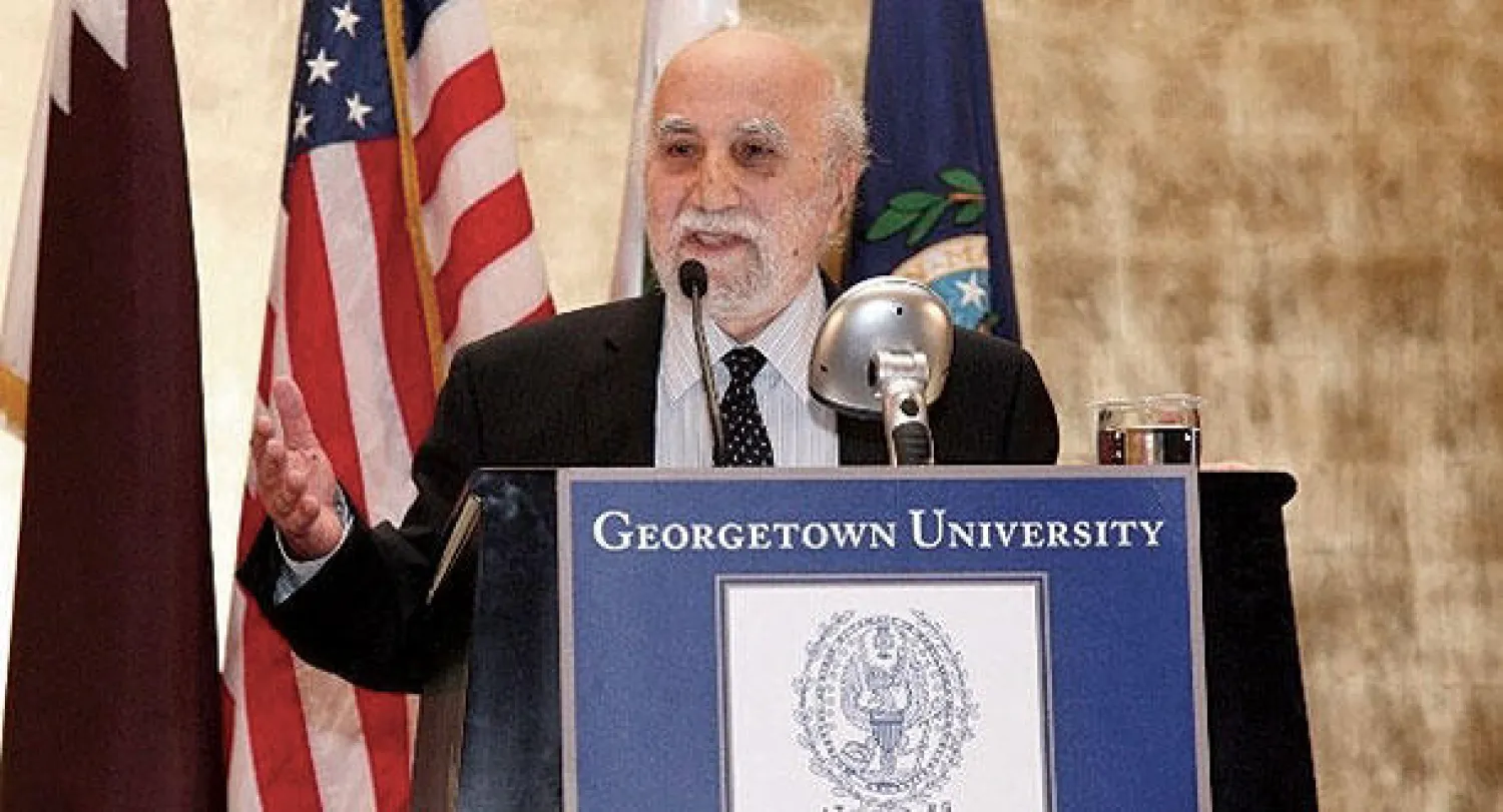 فؤاد عجمي.. رحيل أحد ألمع الأكاديميين في دراسات الشرق الأوسط