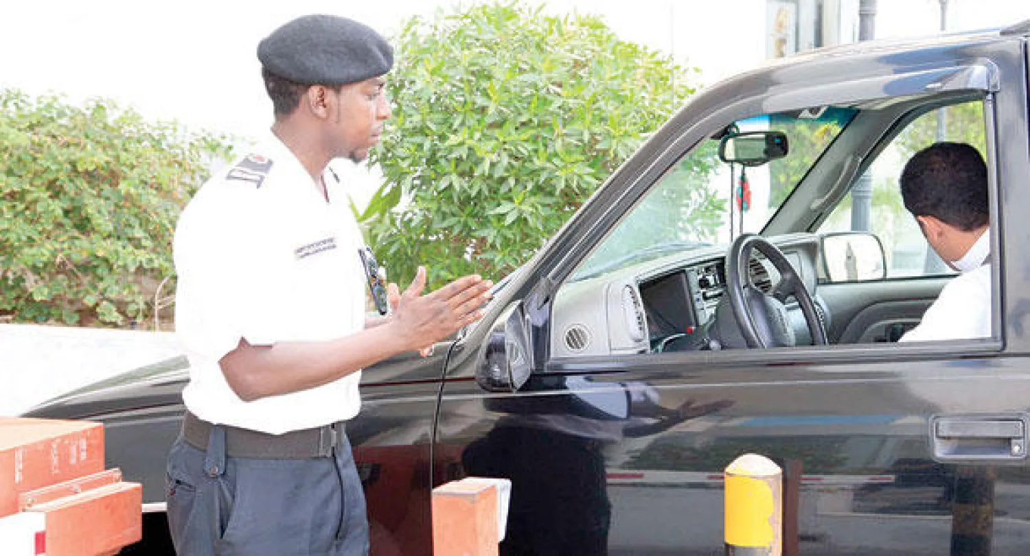 يوجد نحو 220 شركة في السعودية تحمل ترخيصا للاستثمار في قطاع الحراسات الأمنية. («الشرق الأوسط»)