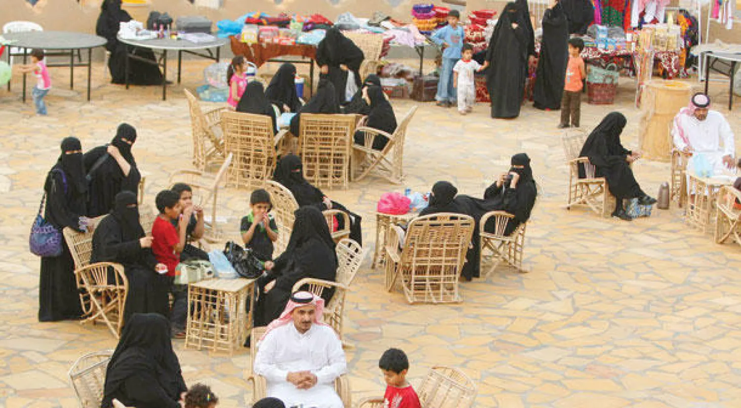 قاعدة البيانات التي أوجدها المركز الوطني لأبحاث قضايا الشباب تضمنت نحو 125 بحثا ({الشرق الأوسط})