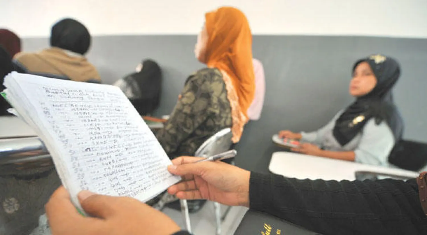 ترتفع سوق العمالة المنزلية السوداء في رمضان وتحذير شرعي ورقابي من الاتجار بهم («الشرق الأوسط»)