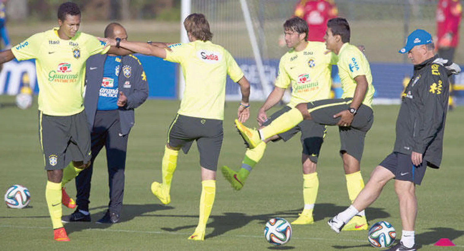 حلم الفوز باللقب للمرة السادسة يراود المنتخب البرازيلي (أ.ف.ب) 