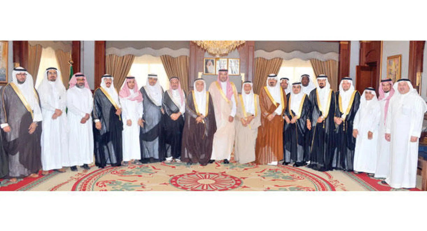 الأمير فيصل بن سلمان خلال استقباله للجهات الراعية لسباقات ميدان الفروسية بالمدينة المنورة (واس)