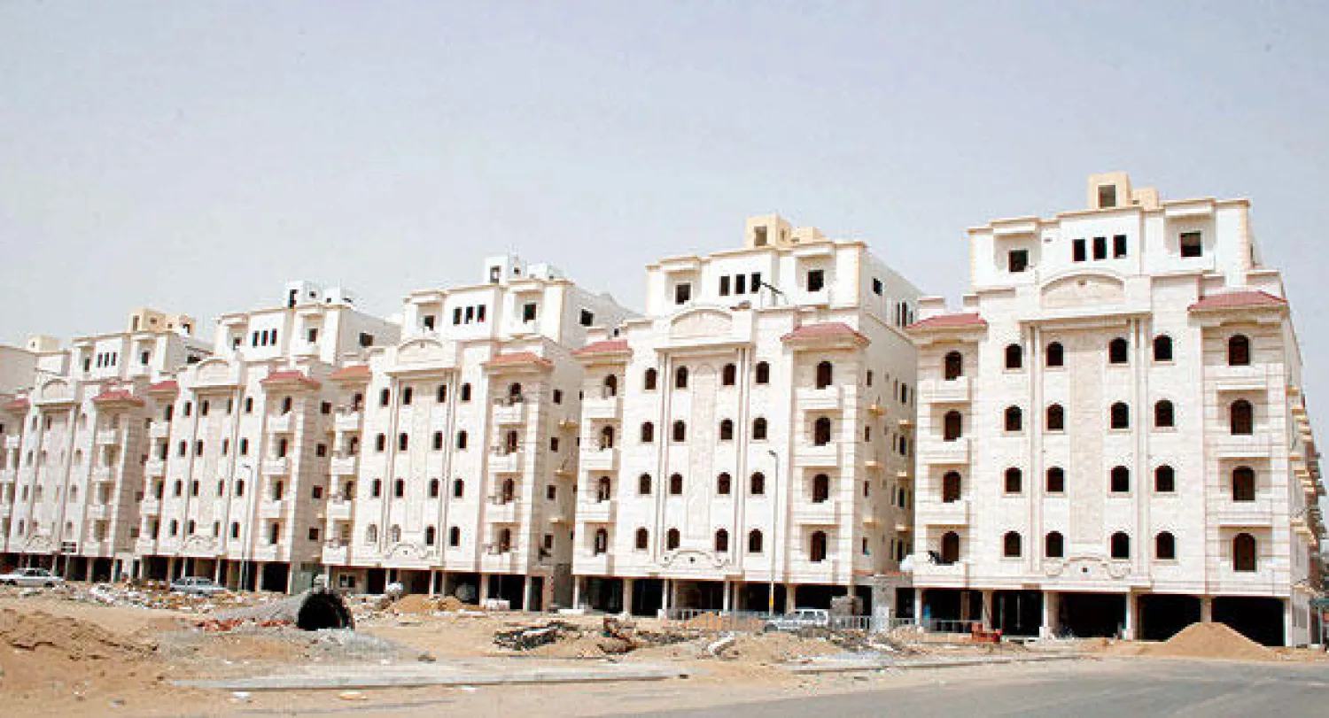 العزوف الكبير عن المبيعات.. السنة الأخيرة شهدت أقل مستوى في عمليات البيع نظرا لاستمرار ارتفاع الأسعار («الشرق الأوسط»)