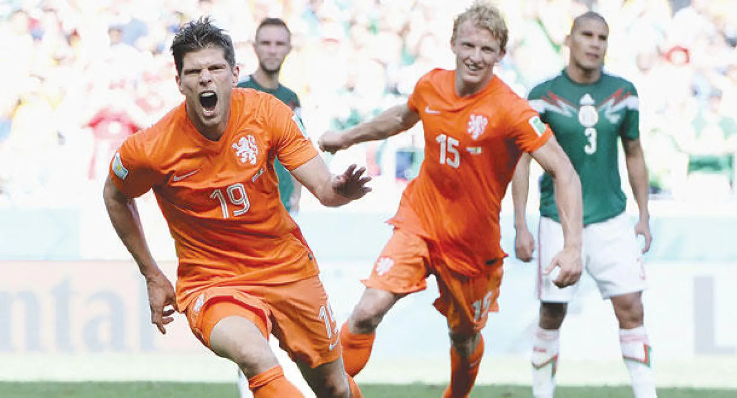 هونتيلار ينطلق فرحا بعد إحراز هدف الفوز على المكسيك (إ.ب.أ)