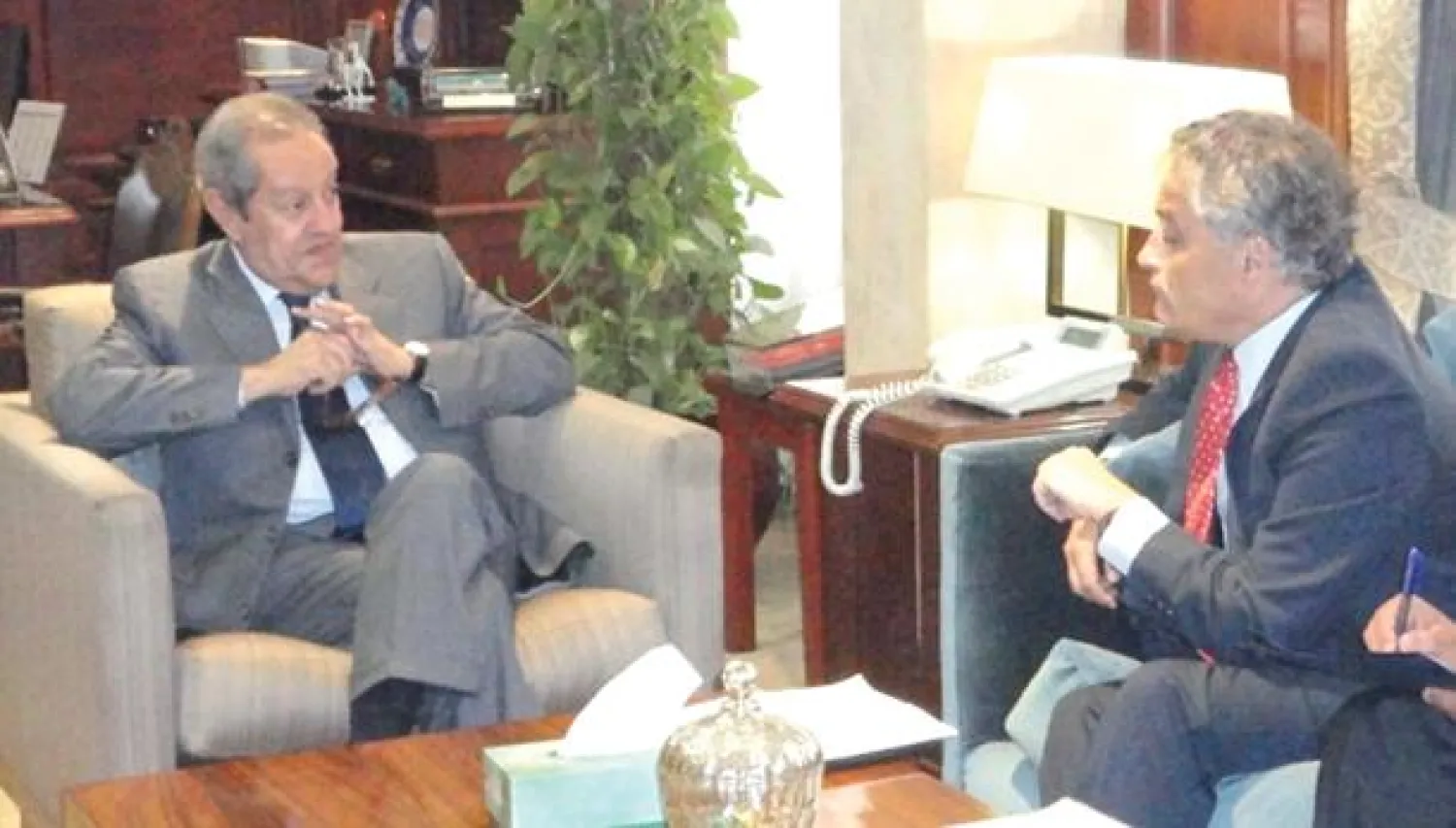 جانب من لقاء وزير التجارة والصناعة المصري والسفير الإيطالي في القاهرة أمس («الشرق الأوسط»)