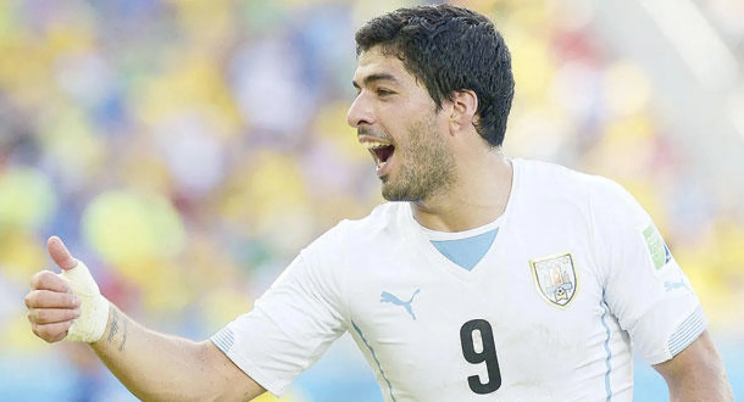 سواريز بات هدفا أساسيا لبرشلونة (أ.ف.ب)