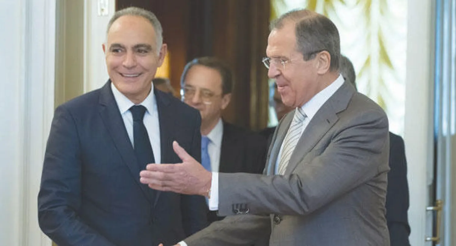 وزير الخارجية الروسي سيرغي لافروف خلال استقباله نظيره المغربي صلاح الدين مزوار في موسكو أمس (أ.ب)