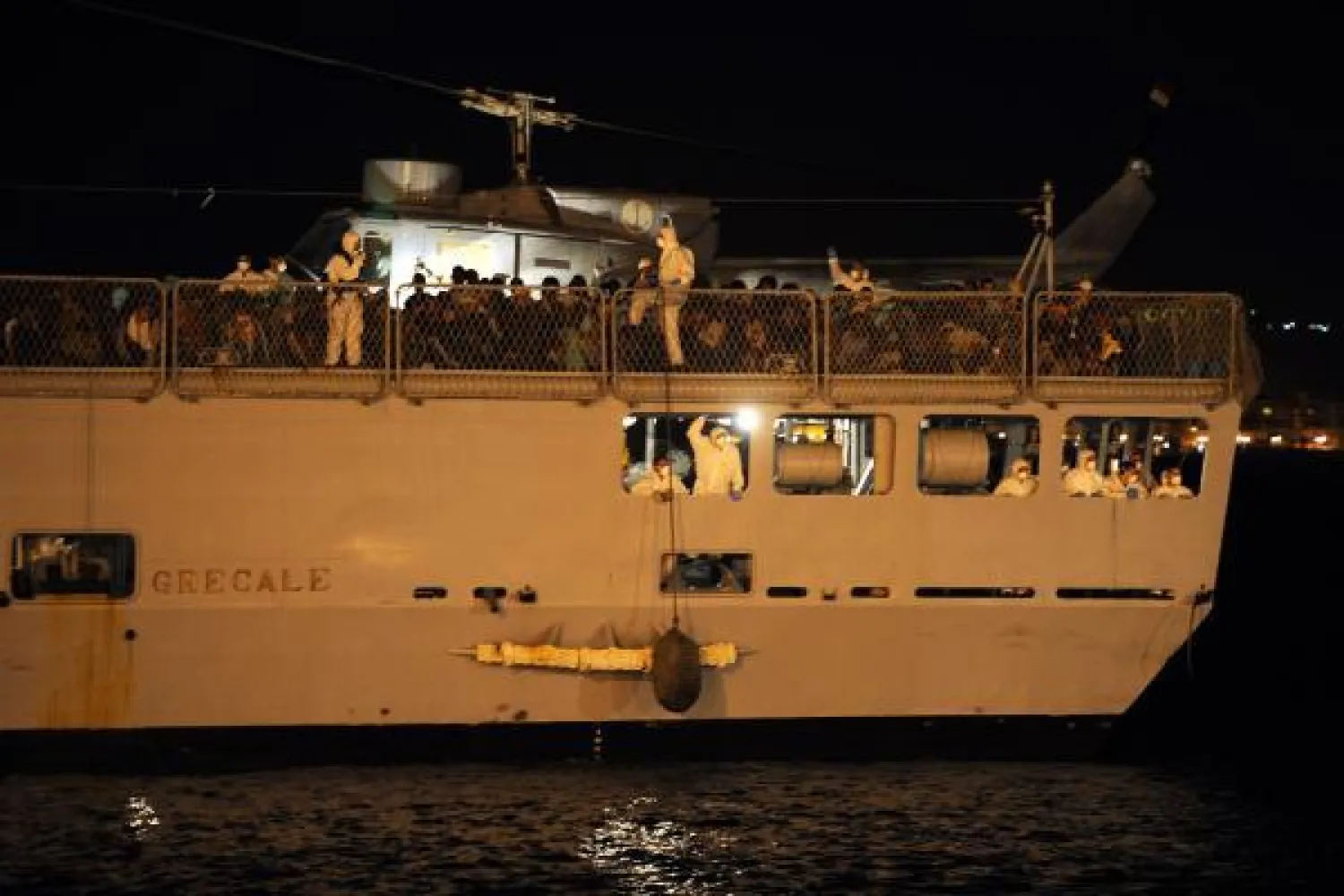 إنقاذ 834 مهاجرا قرب سواحل ايطاليا أغلبهم عرب