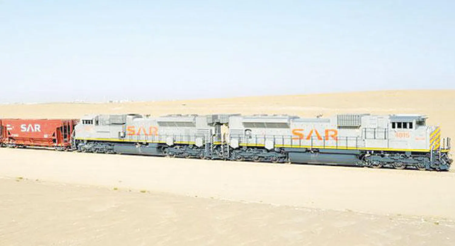 قطار البوكسايت أحد قطارات التعدين يعمل الآن بكامل طاقته