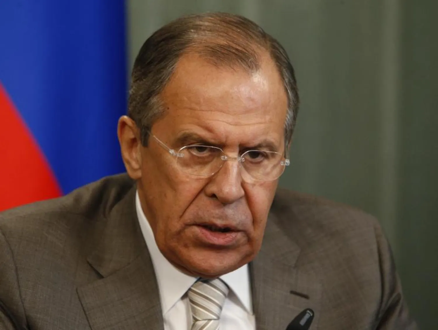 وزير الخارجية الروسي يطالب بـ«محادثات فورية» لحل الأزمة الأوكرانية