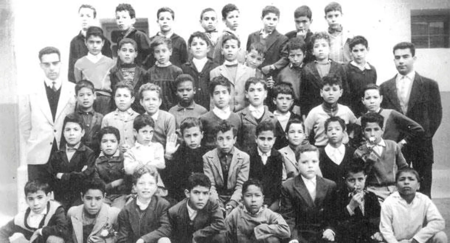 الجبالي يبدو أعلى الصورة في المدرسة «التريكنة القرآنية» سنة 1957