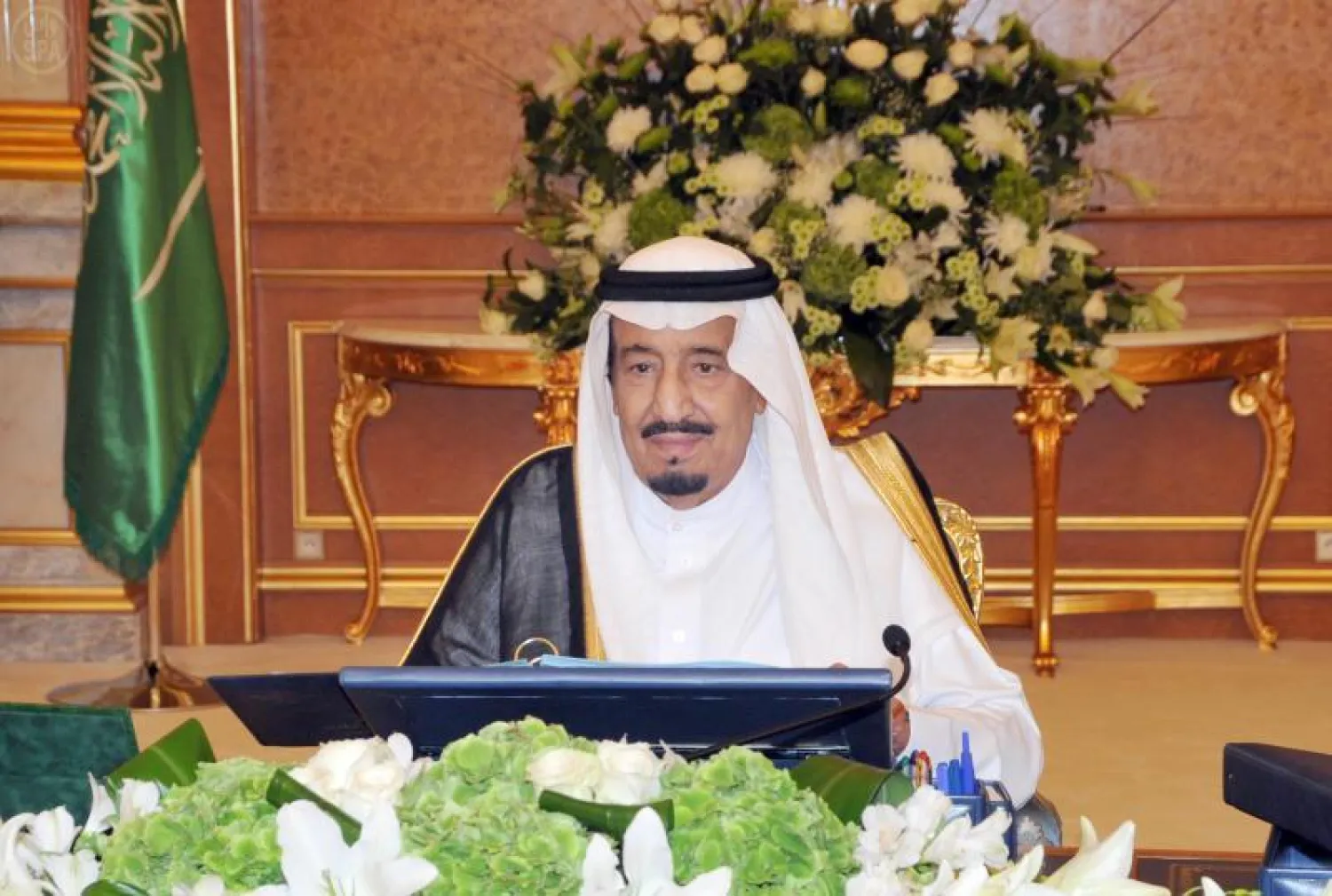 ولي العهد لدى رئاسته جلسة مجلس الوزراء 