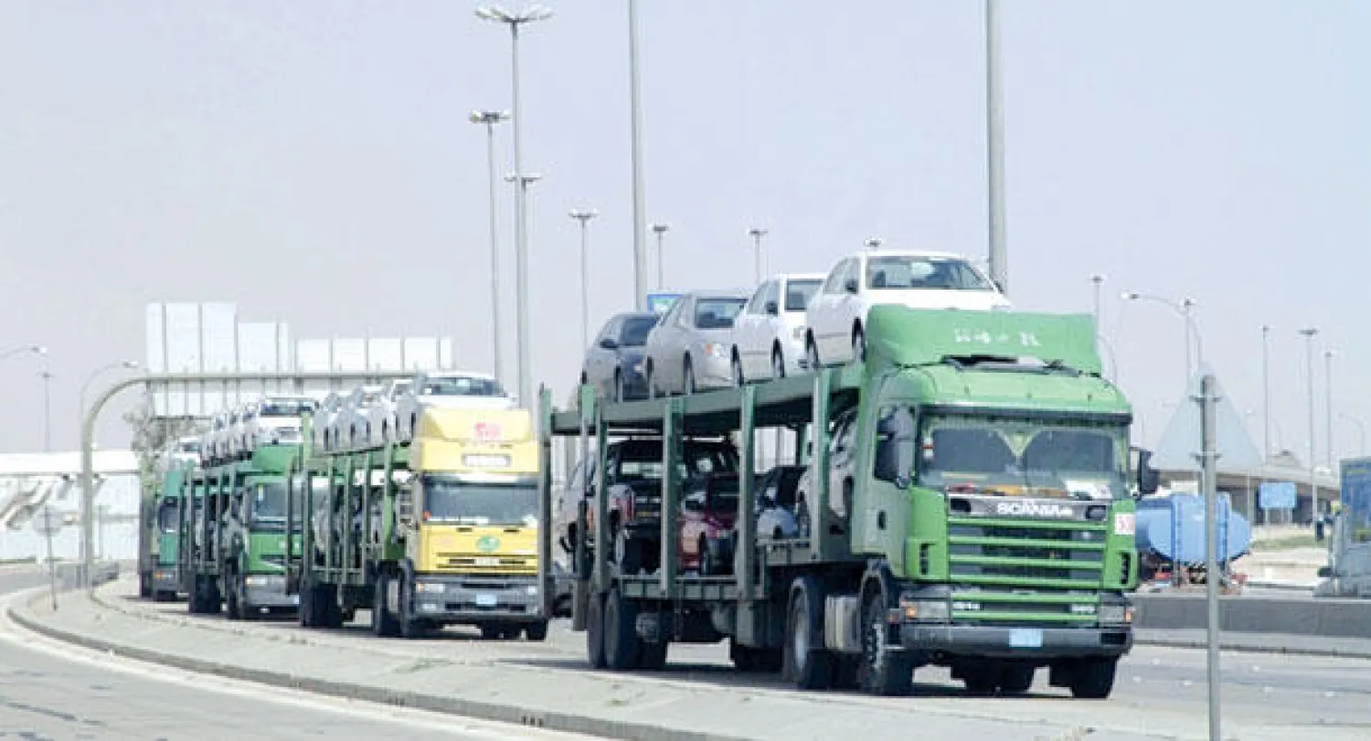 يفوق حجم الاستثمار في النقل البري وفق تقديرات مسؤولين في الغرف التجارية نحو 80 مليار ريال