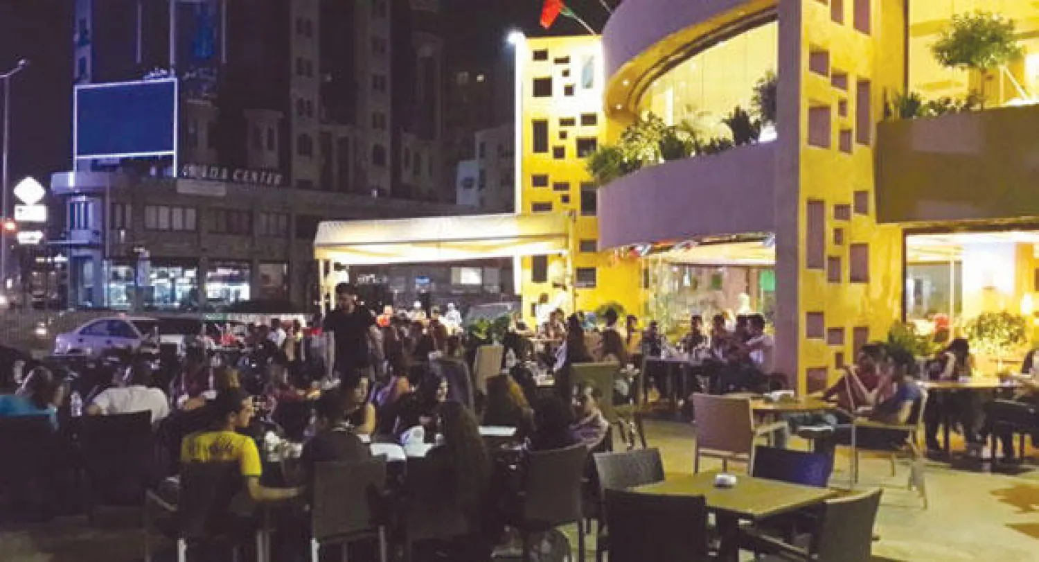 مقاهي ومطاعم بيروت في أيام رمضان