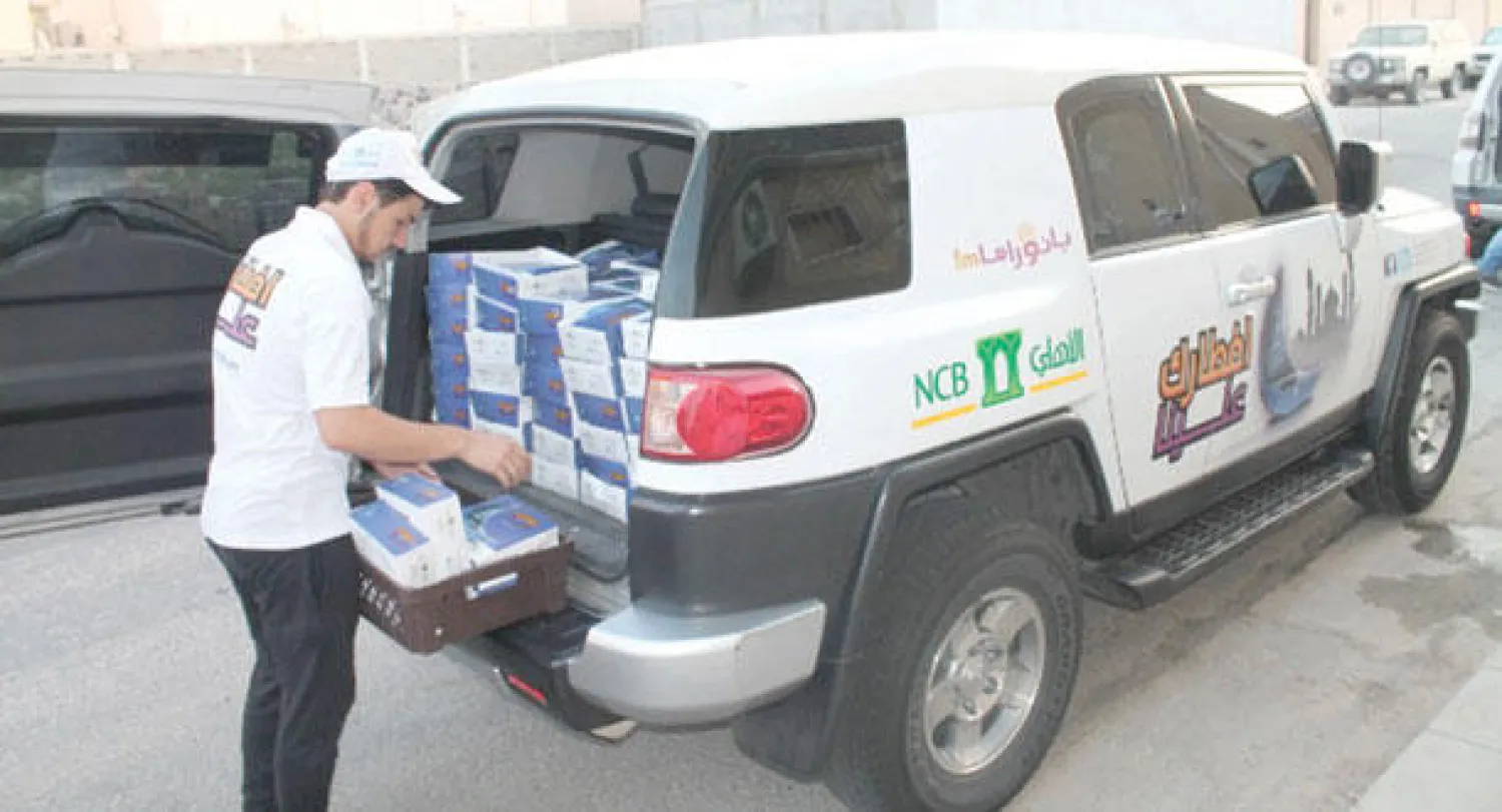 البنك الأهلي يقدم وجبات «إفطارك علينا» لأكثر من 90 ألف صائم
