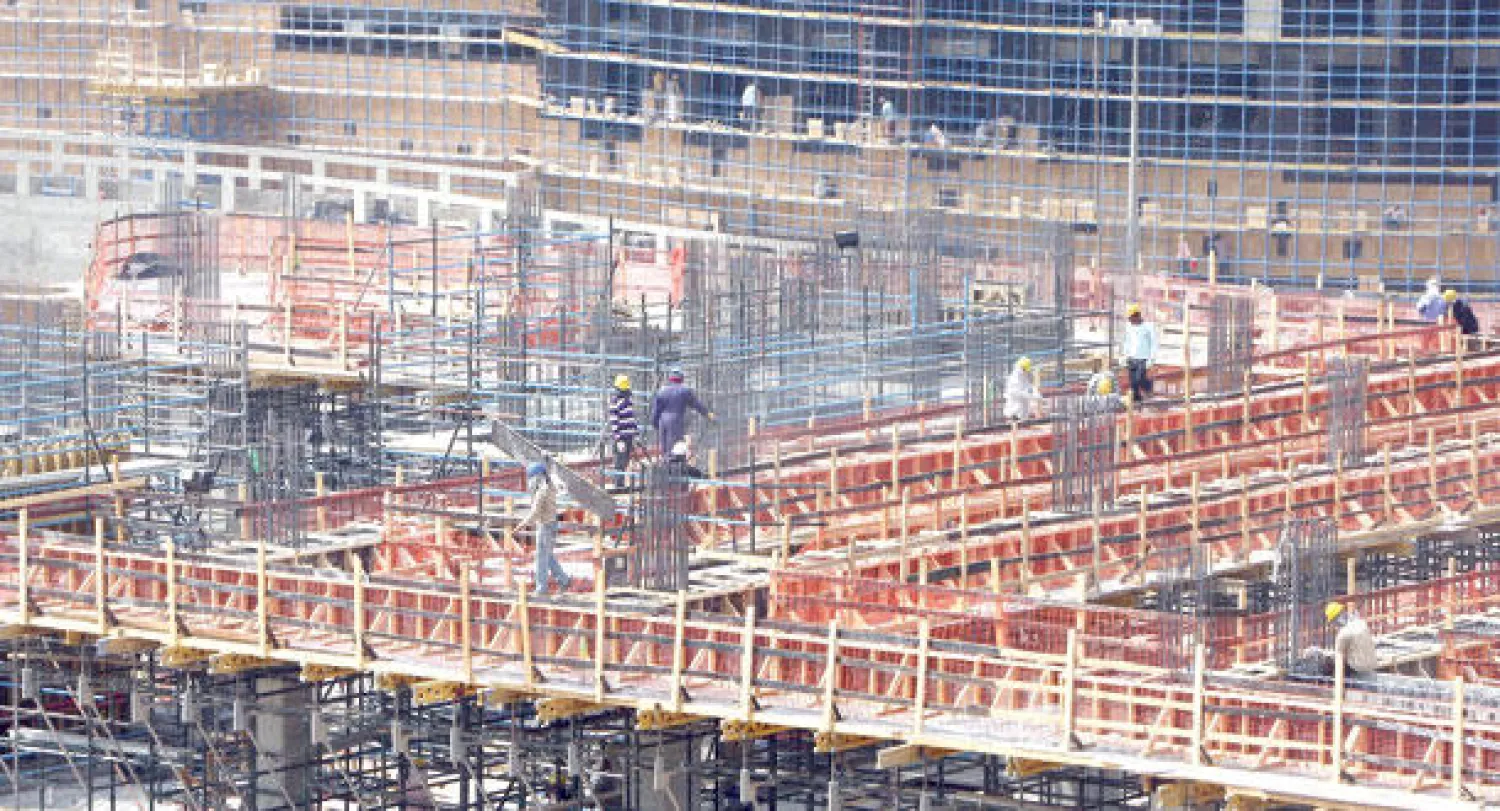 أحد مشاريع البناء في السعودية («الشرق الأوسط»)