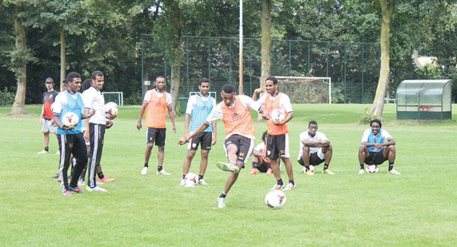 جانب من تدريبات فريق الشباب في معسكره بهولندا