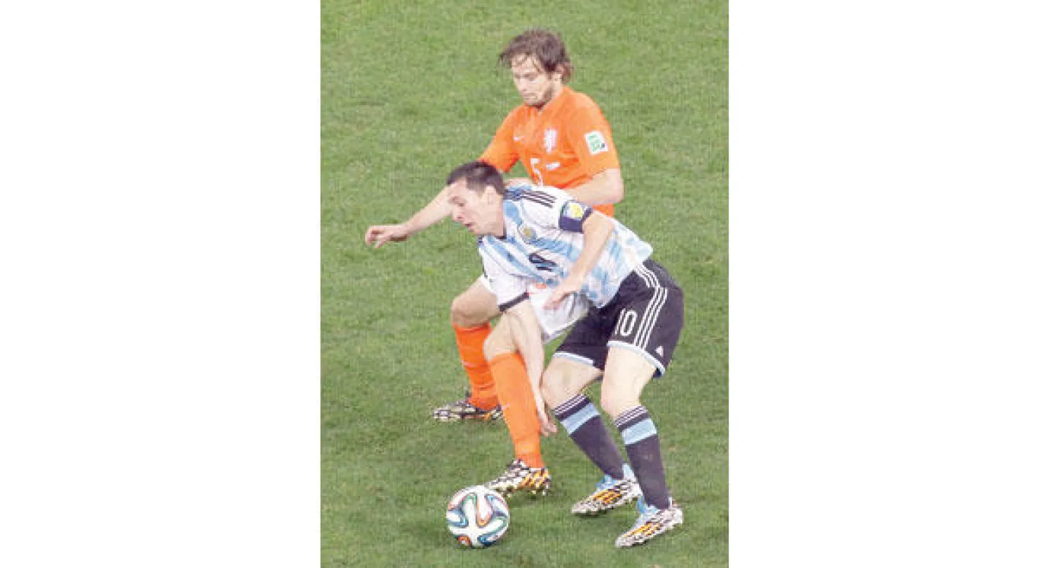 دالي بليند أوقف خطورة ميسي (أ.ب)