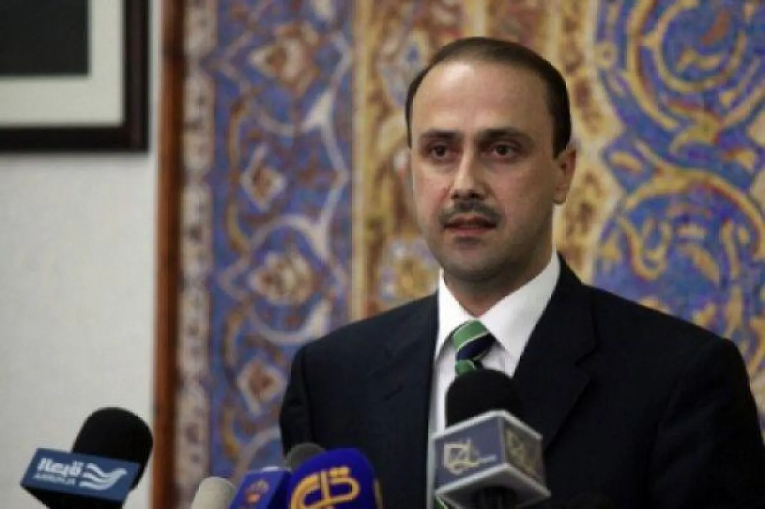 وزير الدولة الاردني لشؤون الاعلام محمد المومني