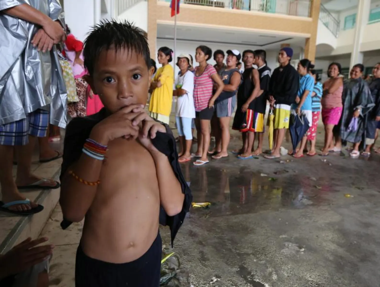 إعصار راماسون في الفلبين يقتل 11 ويشرد الآلاف