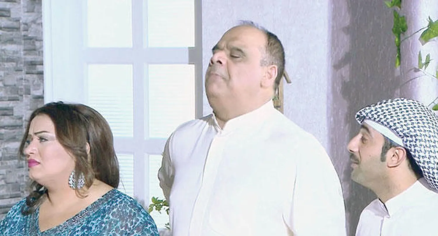 مشهد من مسلسل «تذكرة داود» الذي يعرض على «أبوظبي الأولى» من بطولة داود حسين وعلي جمعة ومنى شدّاد ومن إخراج سلطان خسرو