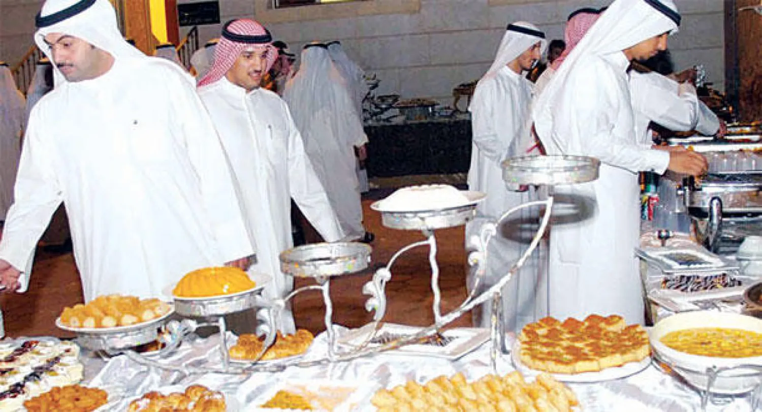 «الغبقات الرمضانية» تحل مكان «غداء العمل» لدى رجال الأعمال