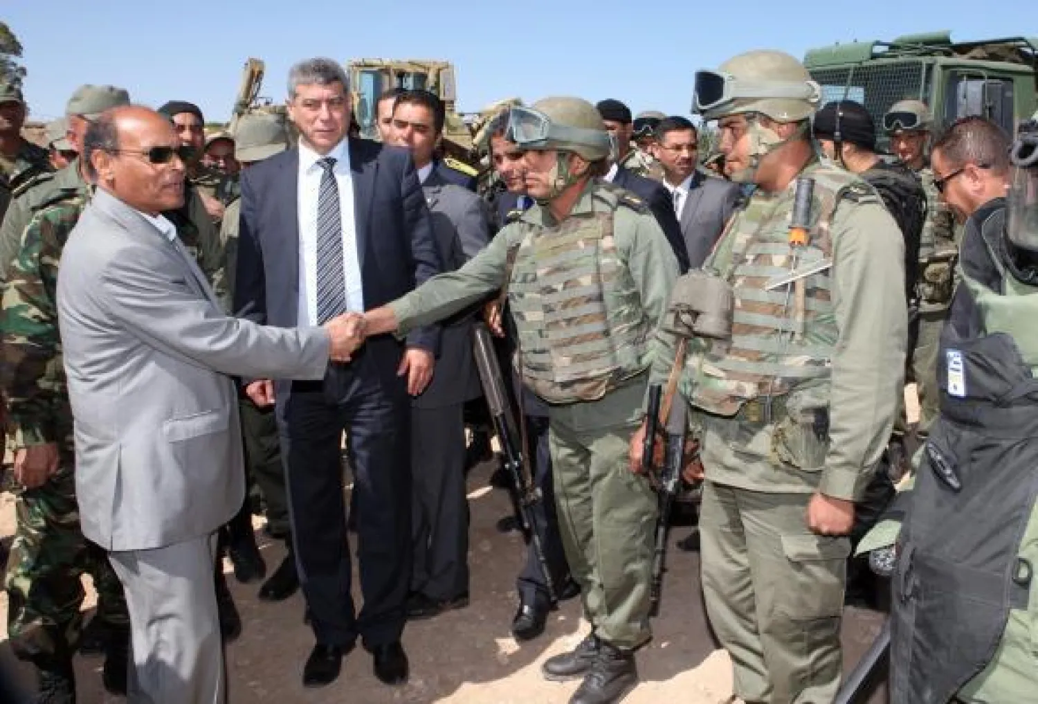 مقتل 14 جنديا تونسيا في هجوم شنه متشددون