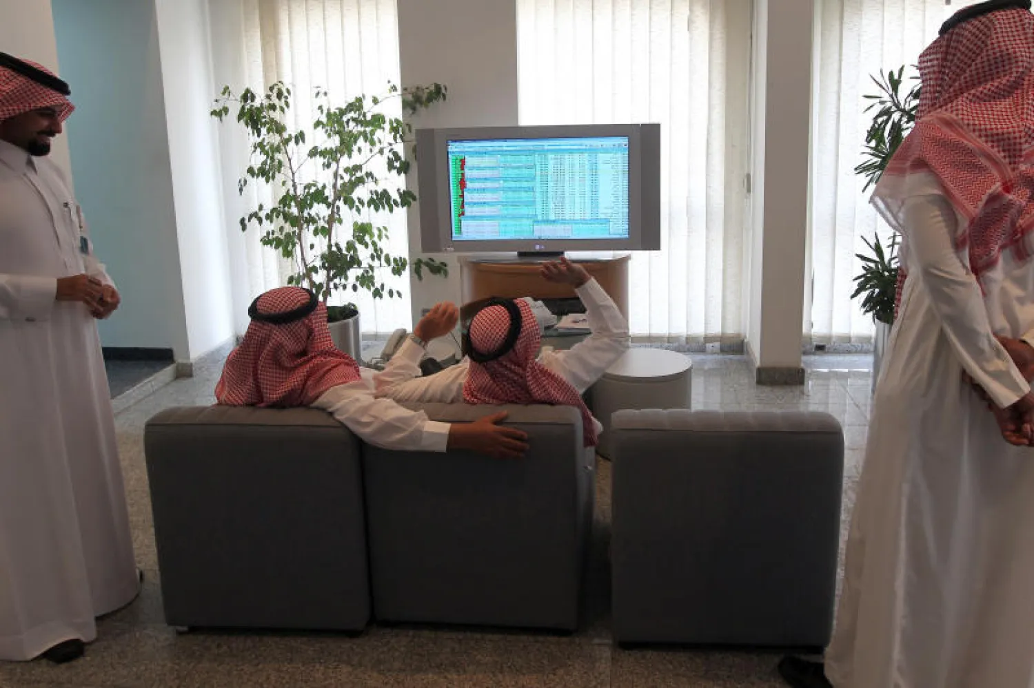 الأسهم السعودية تنهي آخر جلسة أسبوعية على تراجع