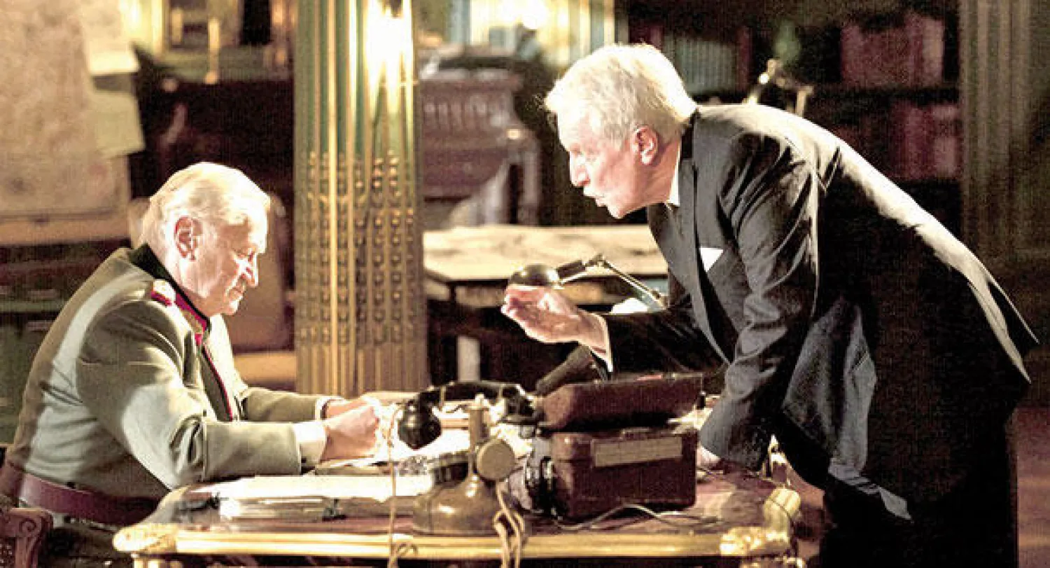 دبلوماسية بين اثنين