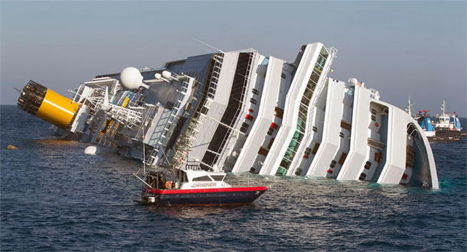 تعويم السفينة «كوستا كونكورديا» تمهيدا لنقلها وتفكيكها