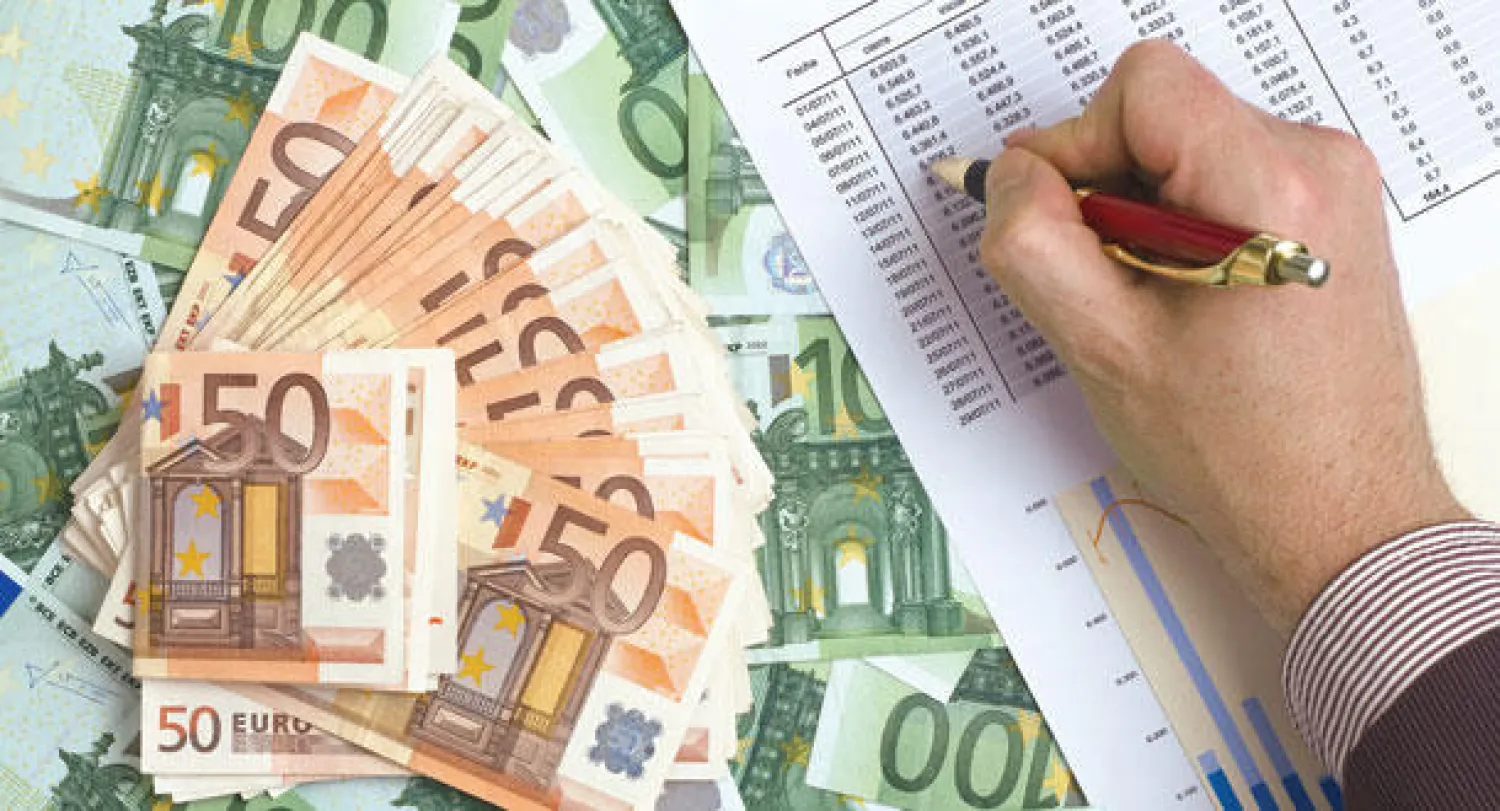 انخفاض فائض الحساب الخارجي للاتحاد الأوروبي الربع الأول من 2014 ويسجل 25.4 مليار يورو