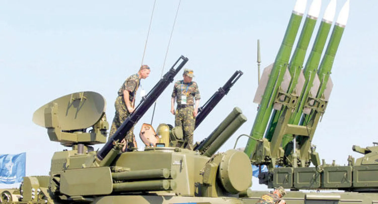 نظام تشغيل صواريخ «بوك إم2» خلال معرض نظم  قرب موسكو في أغسطس 2011 (إ.ب.أ)