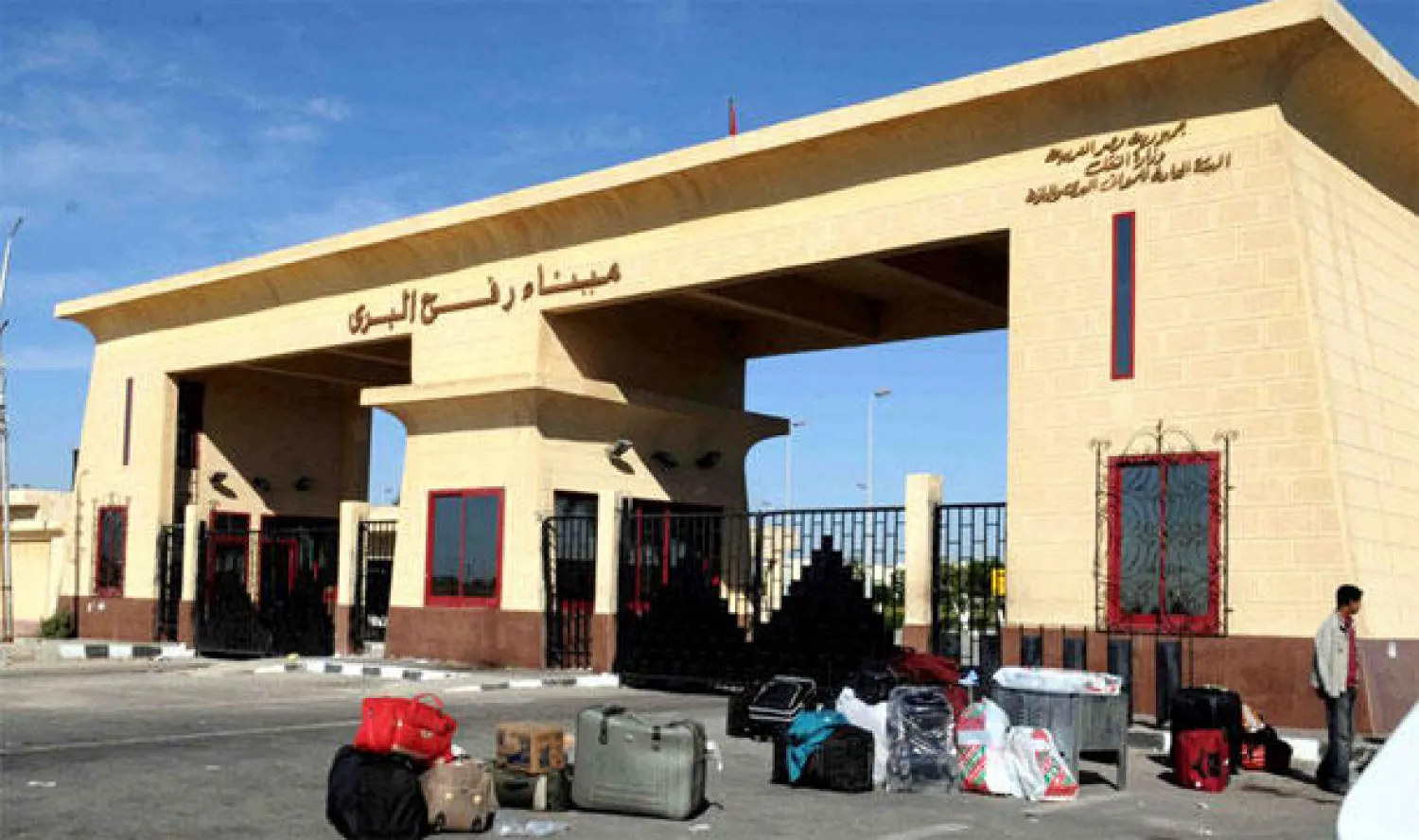 نشطاء مصريون: قوات الأمن منعت قافلة إغاثة من الوصول إلى غزة