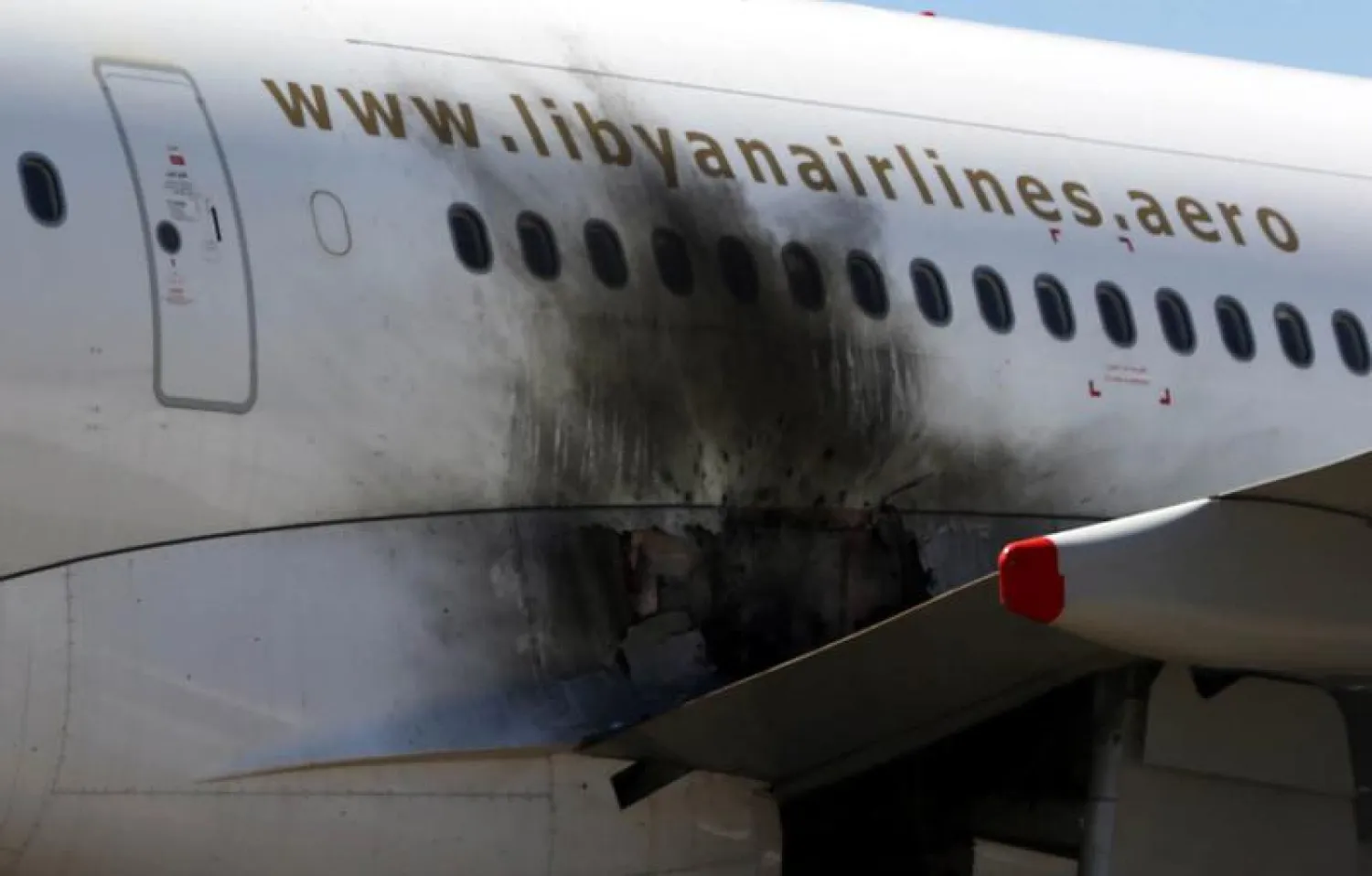 اشتباكات عنيفة حول مطار العاصمة الليبية طرابلس