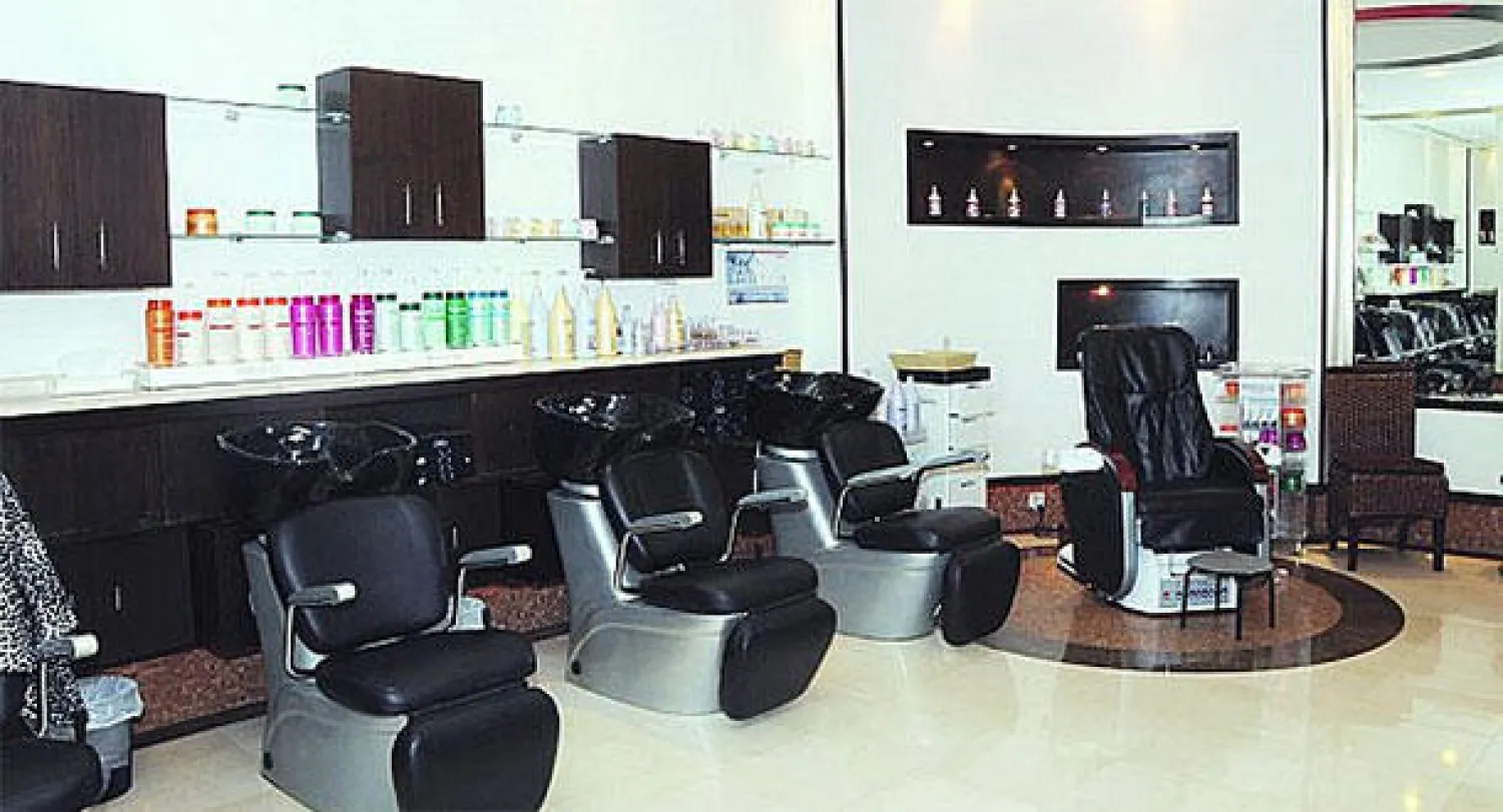 تقدير بمضاعفة أسعار الحلاقة في الرياض قبل العيد