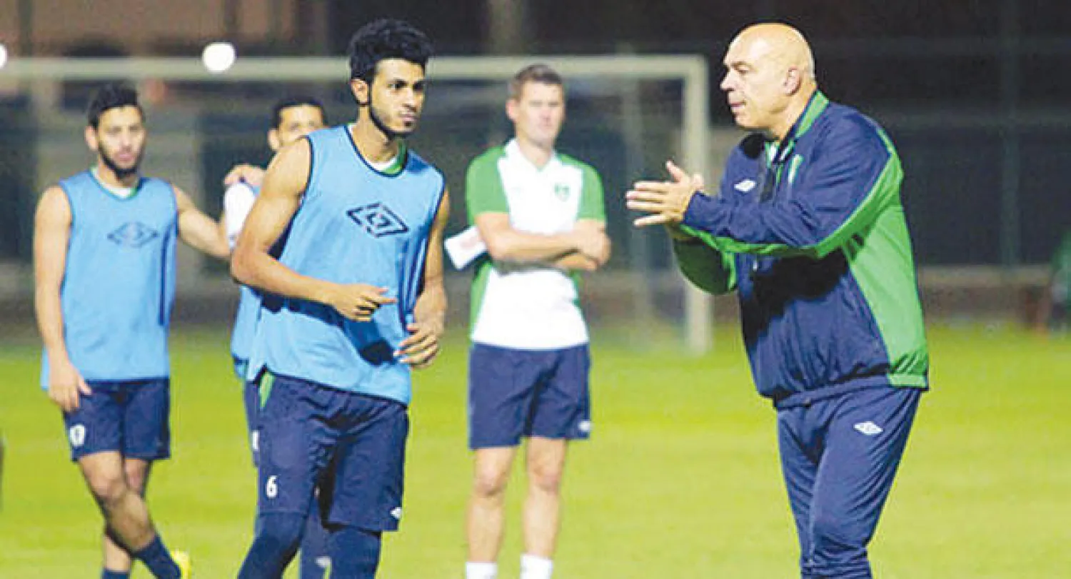 فريق الأهلي غادر إلى معسكره الخارجي دون الجهاز الطبي