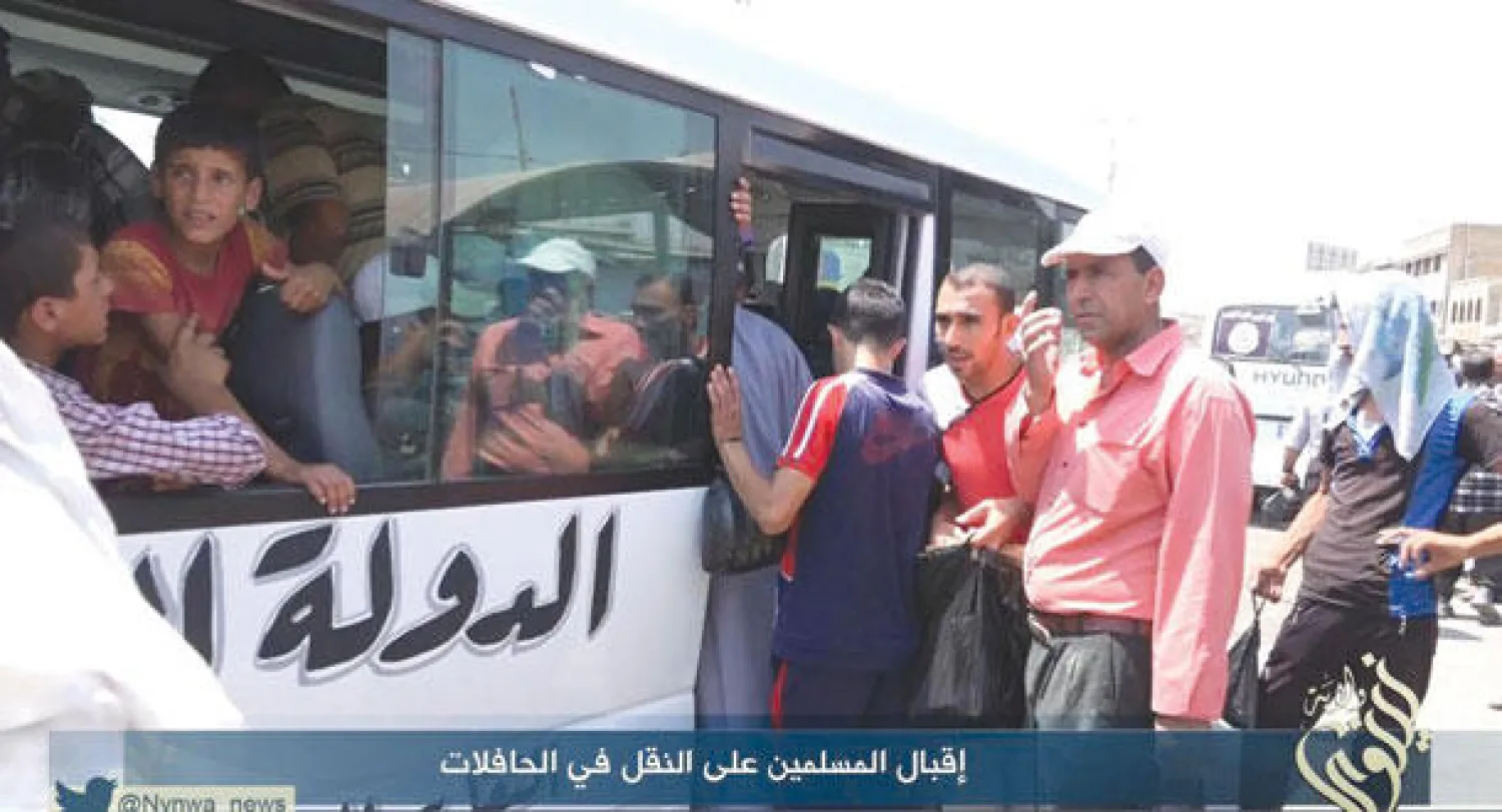 صورة من حساب «داعش» على «تويتر» لواحدة من الحافلات التي يسيرها التنظيم في الموصل