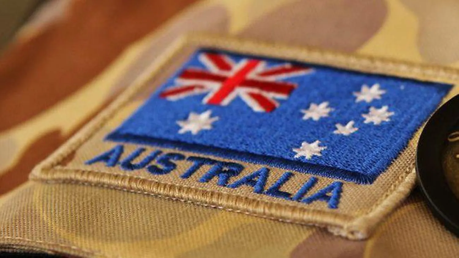 جنود أستراليون إلى موقع سقوط الطائرة بأوكرانيا