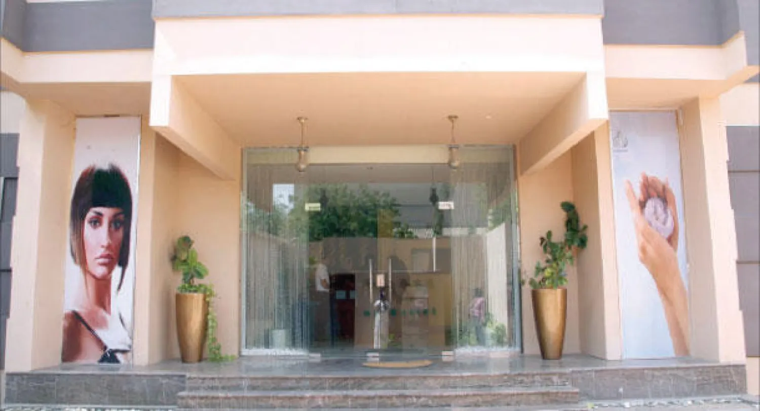 ازدحام سنوي تشهده مراكز التجميل النسائية في الأعياد والمواسم (تصوير: غازي مهدي)