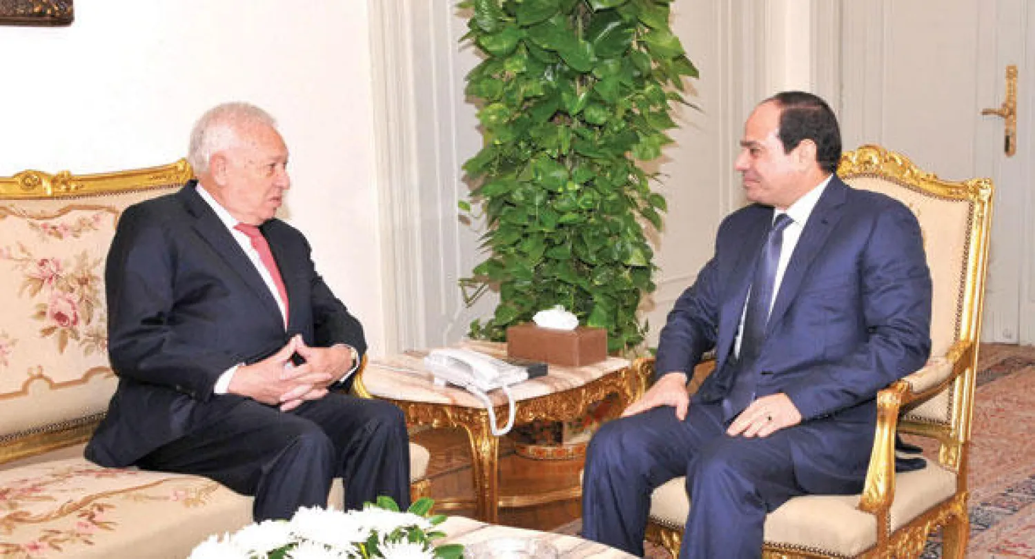 الرئيس المصري عبد الفتاح السيسي خلال لقائه وزير الخارجية والتعاون الإسباني بمقر القصر الرئاسي أمس (الرئاسة المصرية)