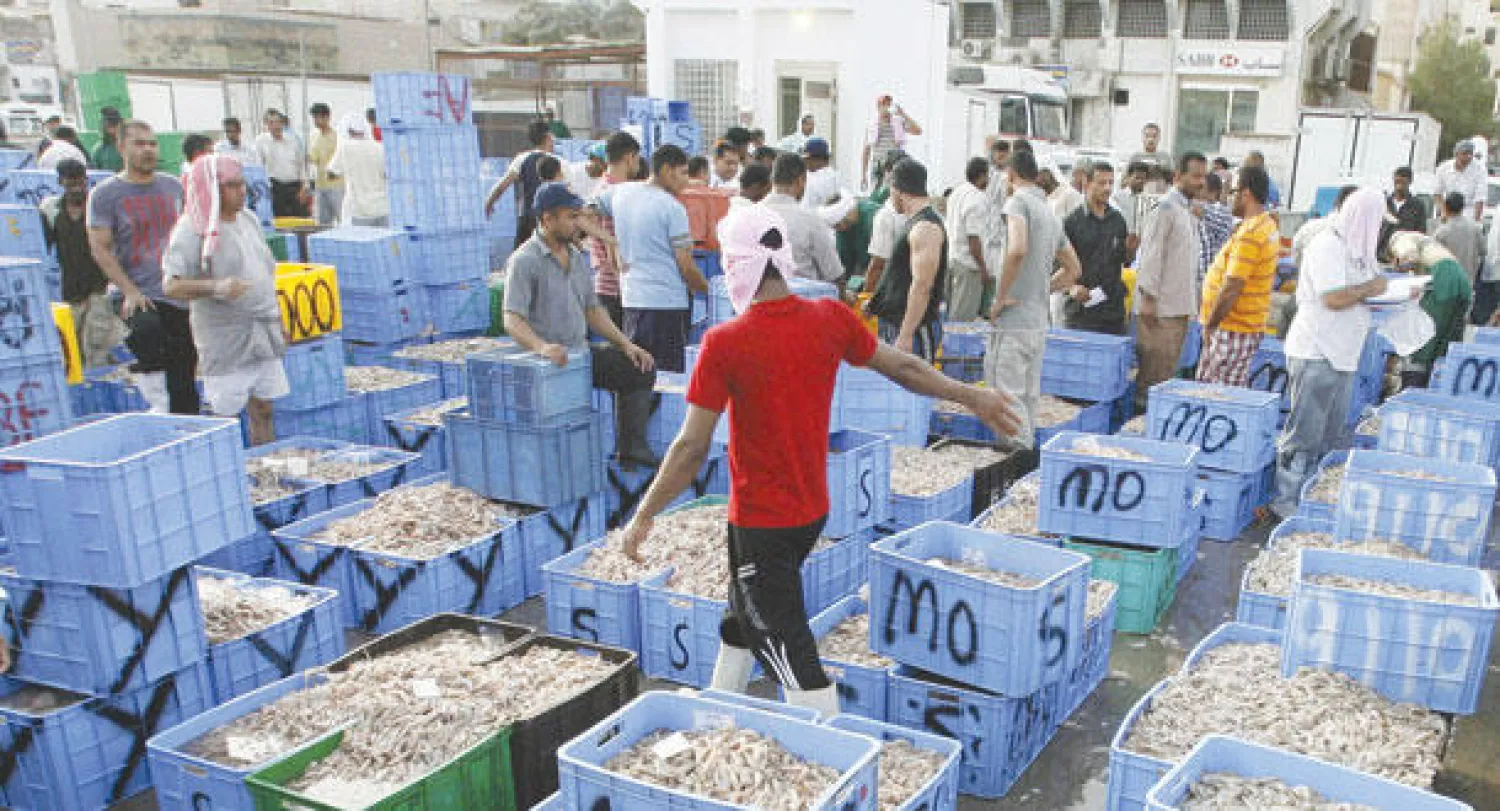 صيادون يستعدون لموسم الروبيان في مياه الخليج