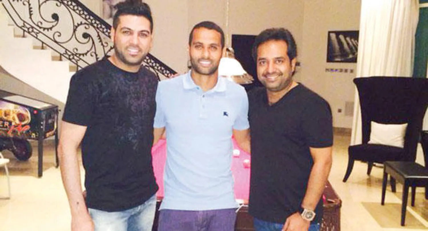 اللاعب الدولي ياسر القحطاني يتوسط راشد الماجد ووليد الشامي..