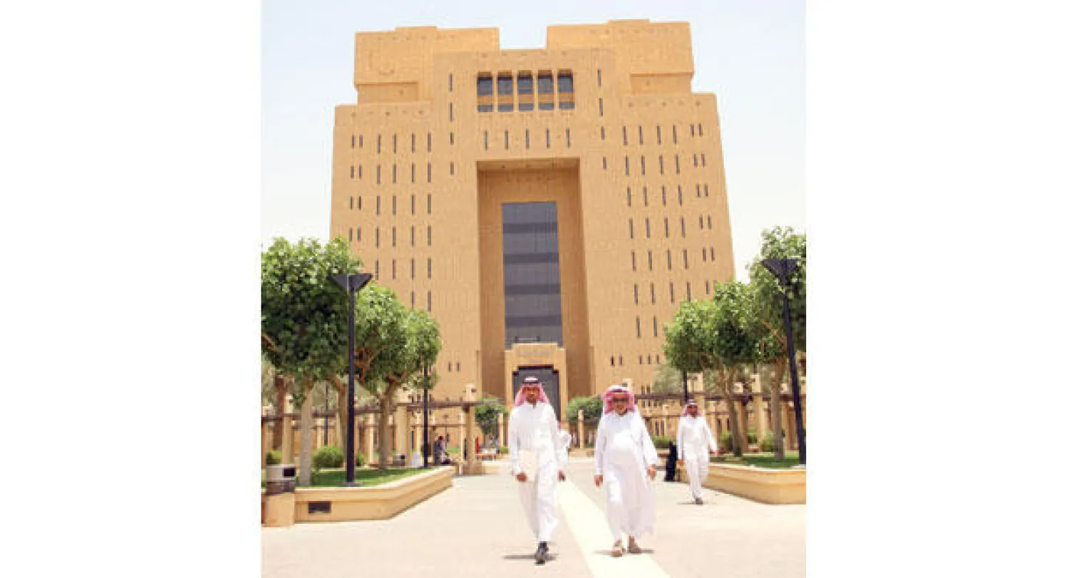 يقوم النظام على توفير قاعدة بيانات تساهم في ضبط وإحضار المماطلين والمتهربين من القضاء («الشرق الأوسط»)