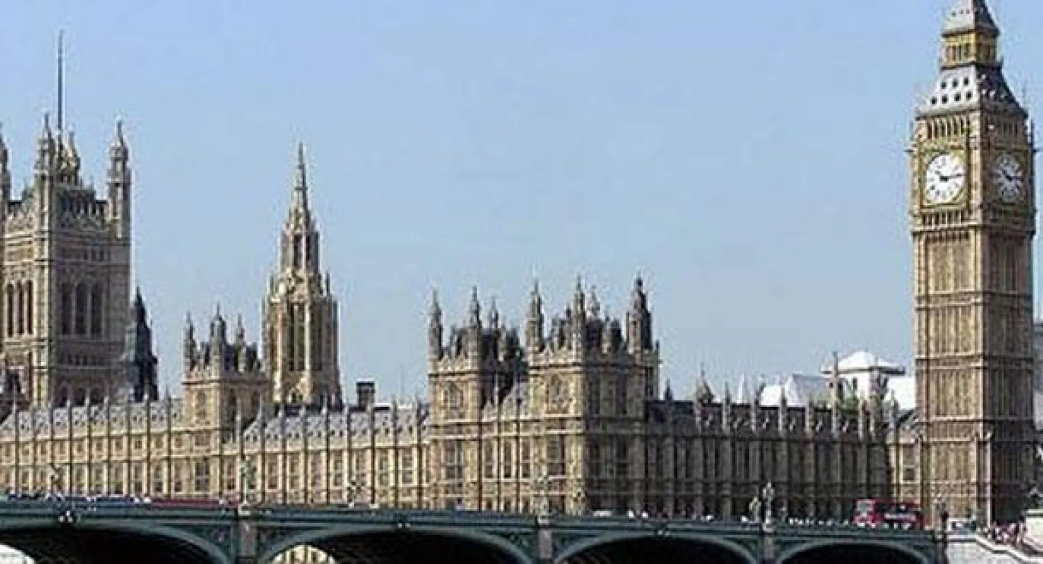 الحكومة البريطانية تواجه أزمة متصاعدة بسبب سياساتها في الشرق الأوسط