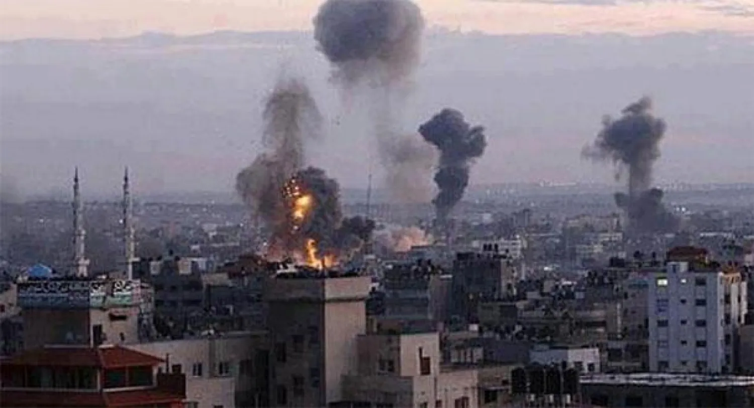 رغم الهدنة.. إسرائيل وحماس على أهبة الاستعداد.. وأهالي غزة ينتشلون جثث الضحايا