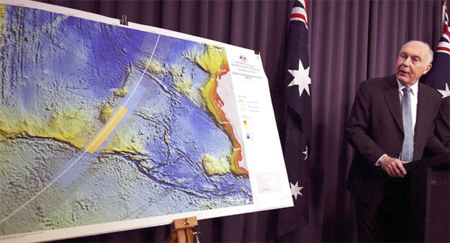 أستراليا تكلف شركة هولندية للبحث عن الطائرة الماليزية