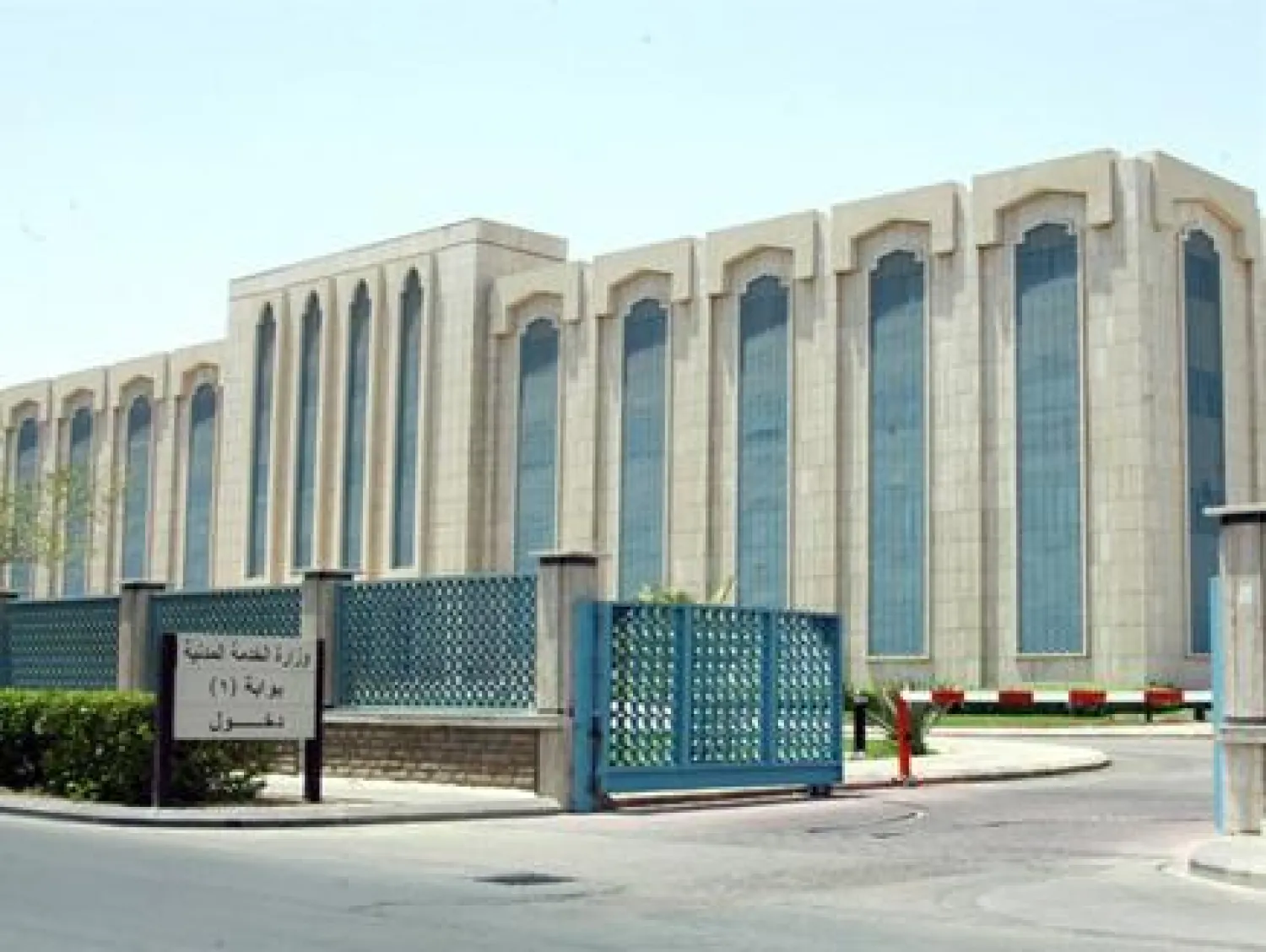 614 ألف متقدم على وظائف القطاع العام