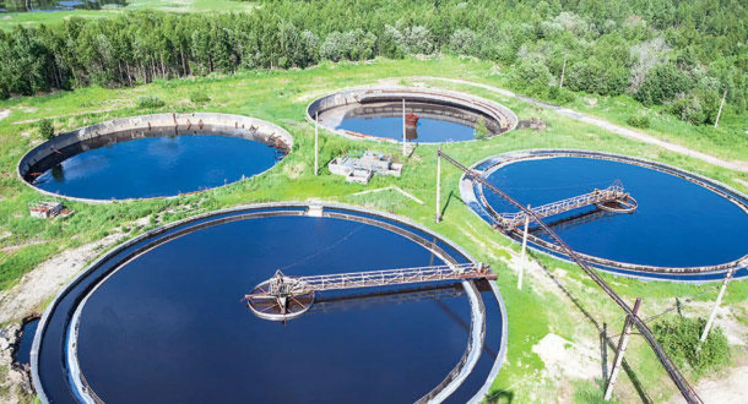 كميات كبيرة من مياه الصرف الصحي يجري ضخها بعد معالجتها في الأنهار والبحيرات